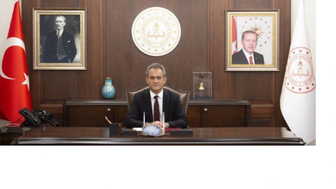 Millî Eğitim Bakanımız Sayın Mahmut ÖZER 'in 29 Ekim Cumhuriyet Bayramı mesajı.