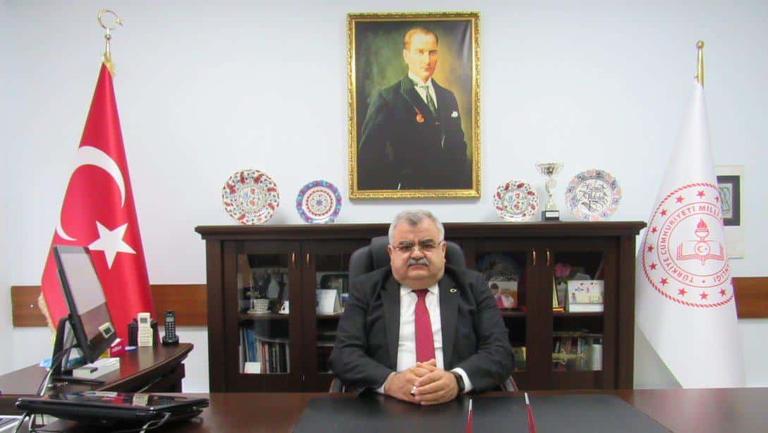 İlçe Milli Eğitim Müdürümüz Sayın Mehmet AKDOĞAN'ın 29 Ekim Cumhuriyet Bayramı kutlama mesajı .